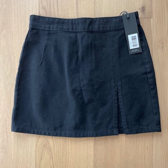 NWT Lioness Lola Mini Skirt Black Denim Size Small - Picture 2 of 7